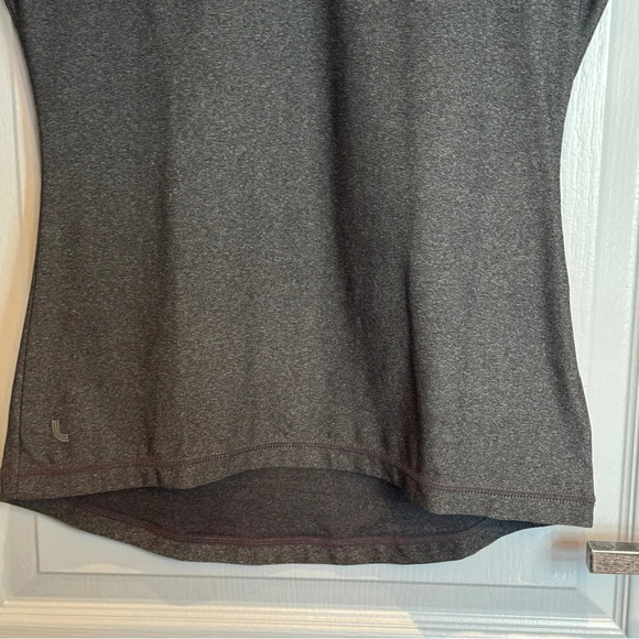 Lole Grey V Neck Workout Active Yoga Top T-Shirt Tee Short Sleeve Like New Sz S - Picture 4 of 15